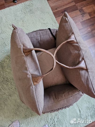 Переноска для собак (автокресло)