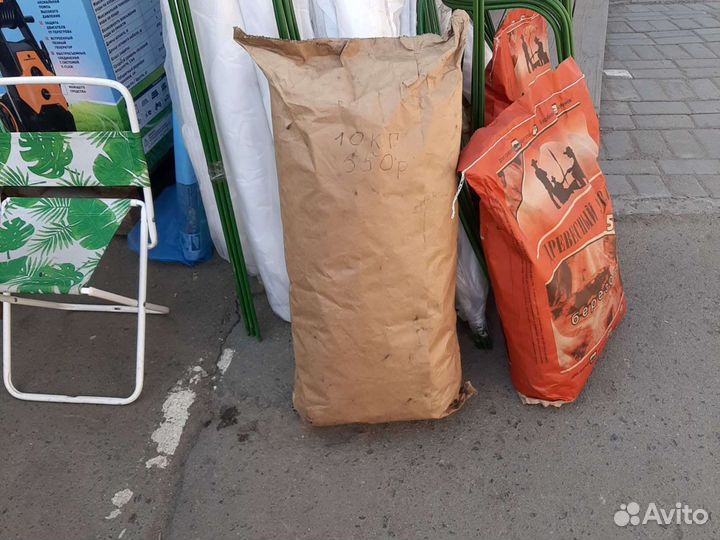 Уголь древесный в мешках.для шашлыка