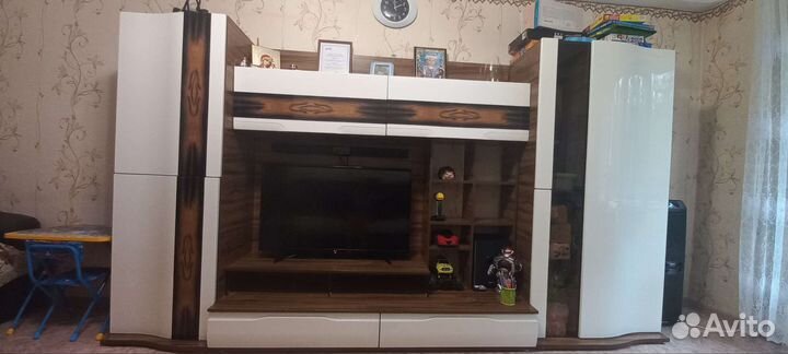 Стенка в гостиную со шкафом под тв бу