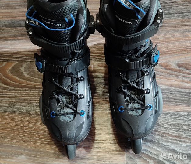 Роликовые коньки