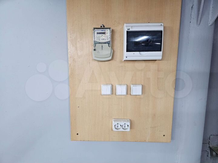 Гараж, > 30 м²