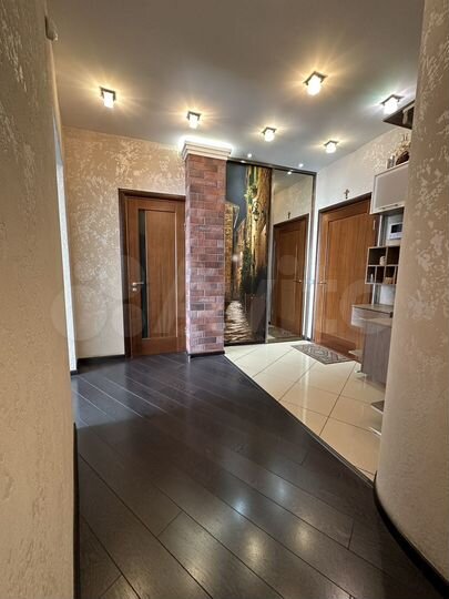 2-к. квартира, 70 м², 8/10 эт.