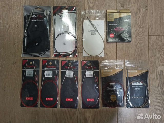 Спицы для вязания и помпоны