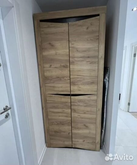 Шкаф распашной комбинированный