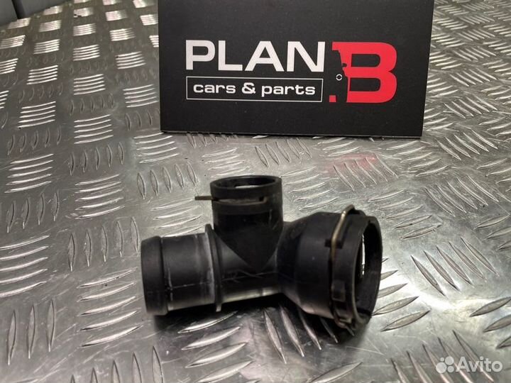 Патрубок системы охлаждения Volkswagen Golf MK6