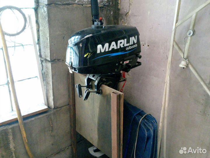 Лодка с мотором