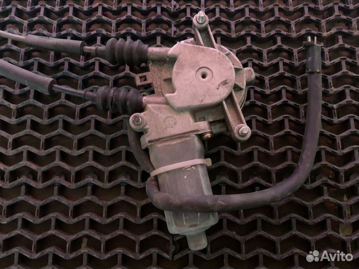 Стеклоподъемник передний правый Kia Spectra