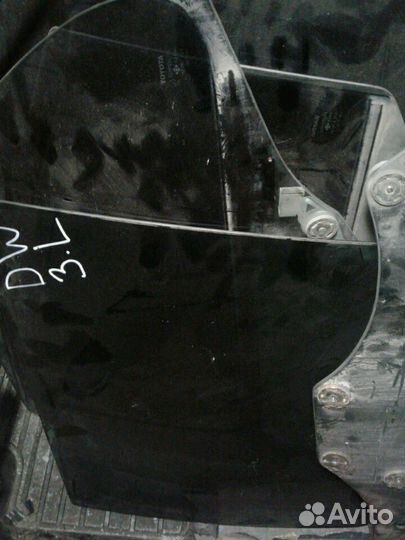 Мазда демио стекло заднее левое