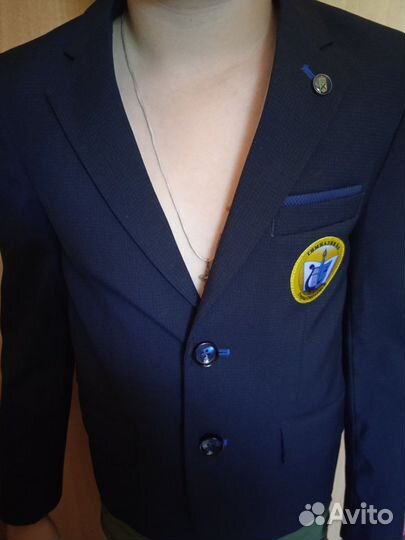 Пиджак с шевроном гимназии 4
