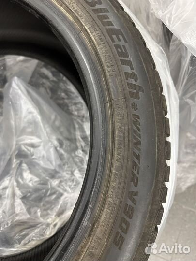 Yokohama BlueEarth RV02 235/45 R18