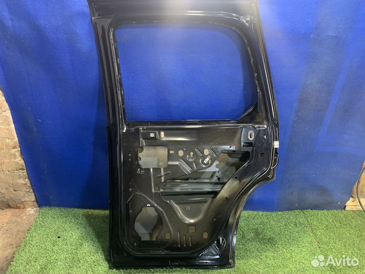 Дверь задняя правая Cadillac Escalade 3