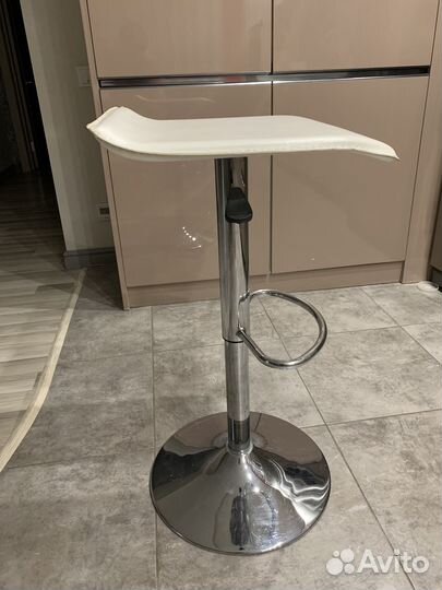 Продам барные стулья