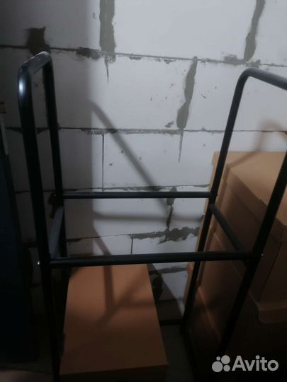 Стойка для хранения колес