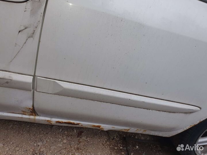 Молдинг накладка двери на цефиро 2000г