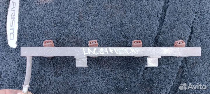 Топливная рампа с форсунками Шевроле Лачетти