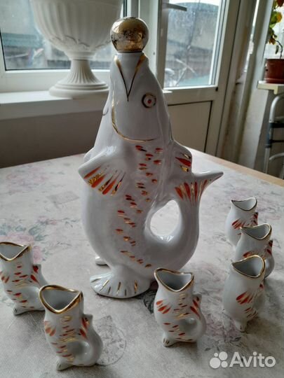 Графин и рюмки рыбки СССР белые