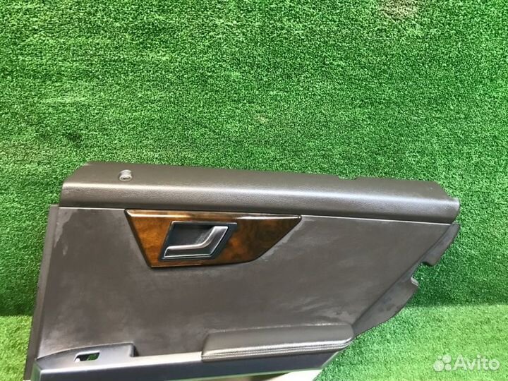 Обшивка двери правая Mercedes Glk