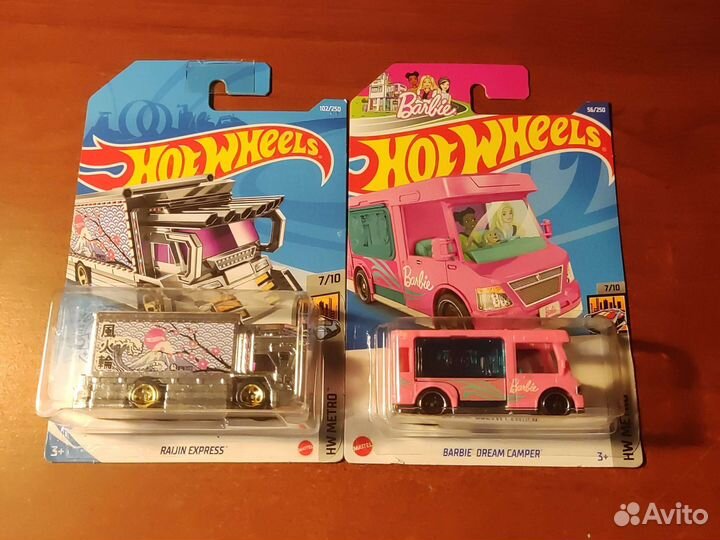 Hot Wheels комплект из 2 машинок