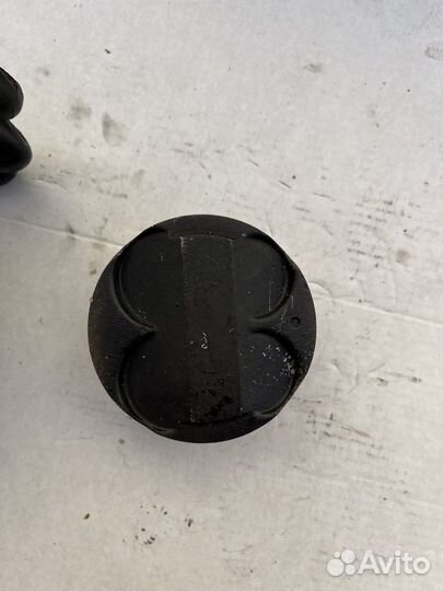 Цилиндр и поршня на suzuki sv400