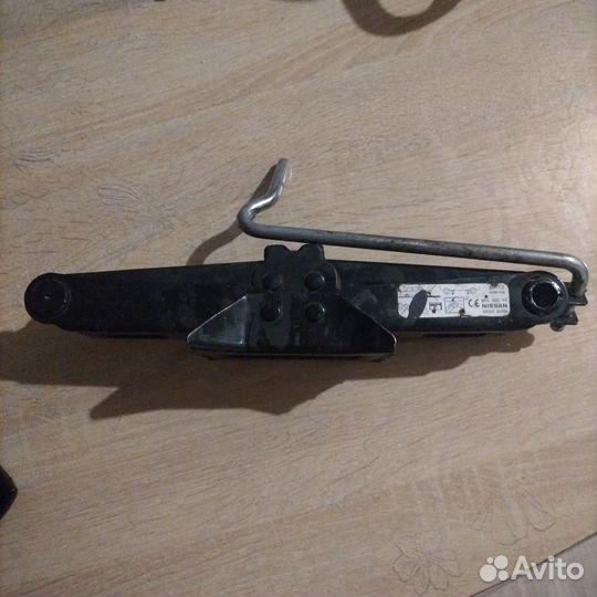 Домкрат nissan note