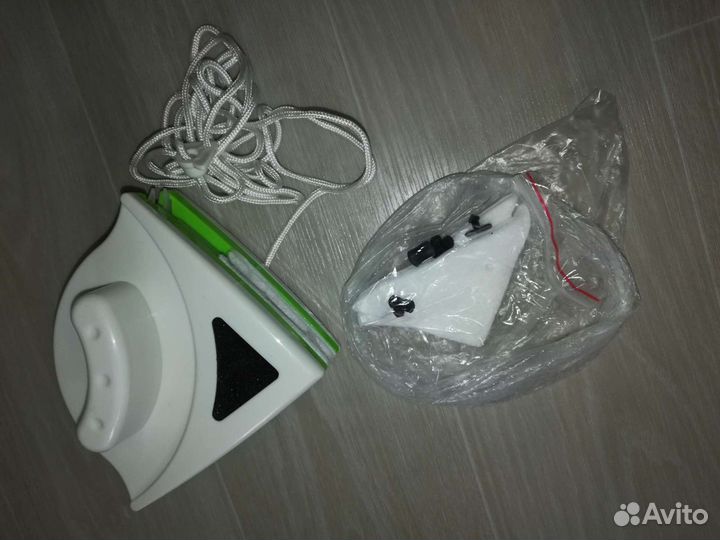 Магнитная щётка для мытья окон