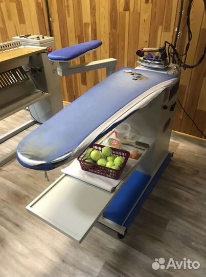 Гладильный стол с парогенератором