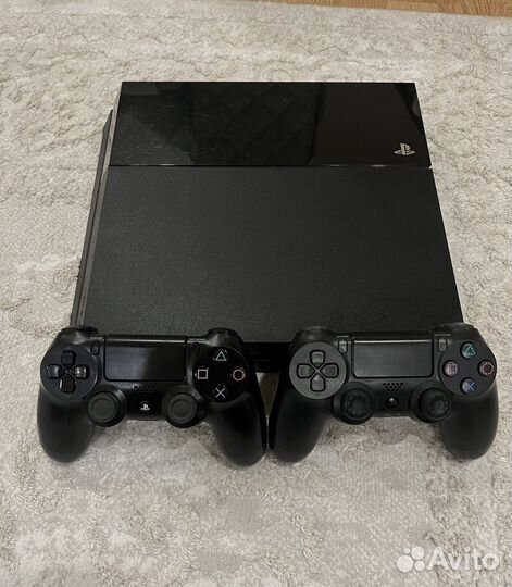 Sony PS4 + 46 игр 2 геймпада