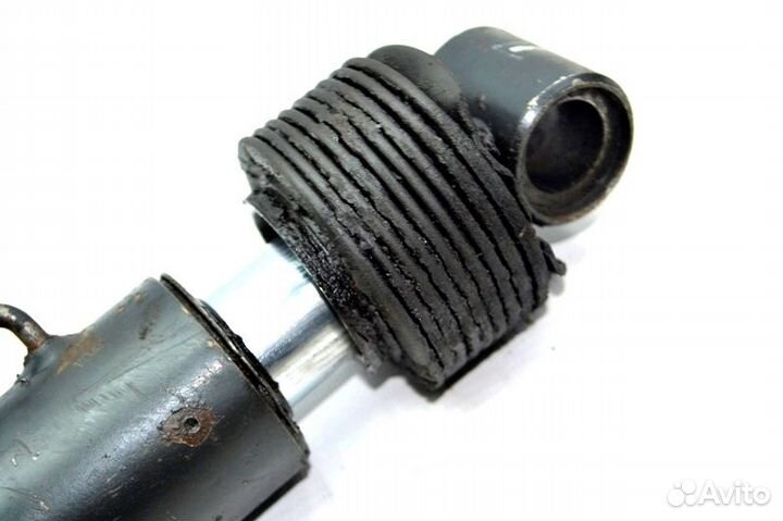 Цилиндр подъема кабины iveco EuroTech (01.92)