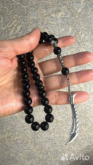 Четки ручной работыс кинжалом