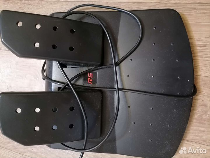 Игровой руль и педали