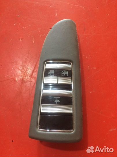 Блок управления стеклоподъемниками задний левый