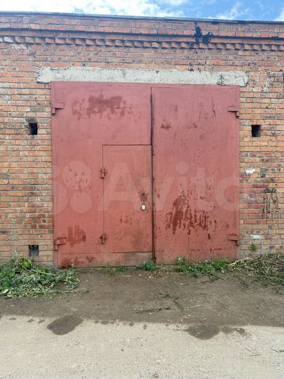 Гараж, > 30 м²