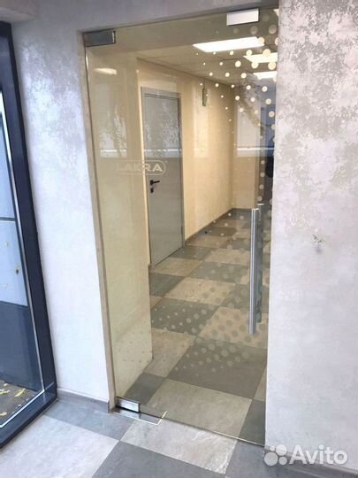 Дверь стеклянная межкомнатная