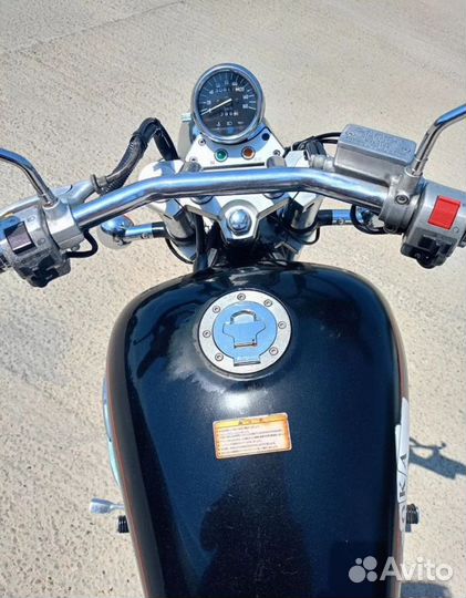 Suzuki Desperado vz 400