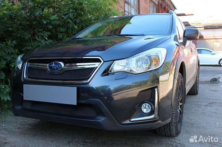 Защитная сетка радиатора верх черная Subaru XV (20