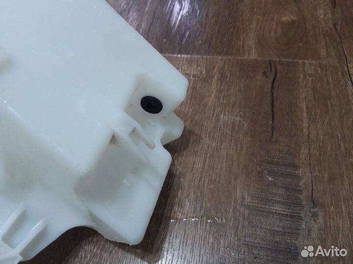 Бачок омывателя на volkswagen траспортер т5
