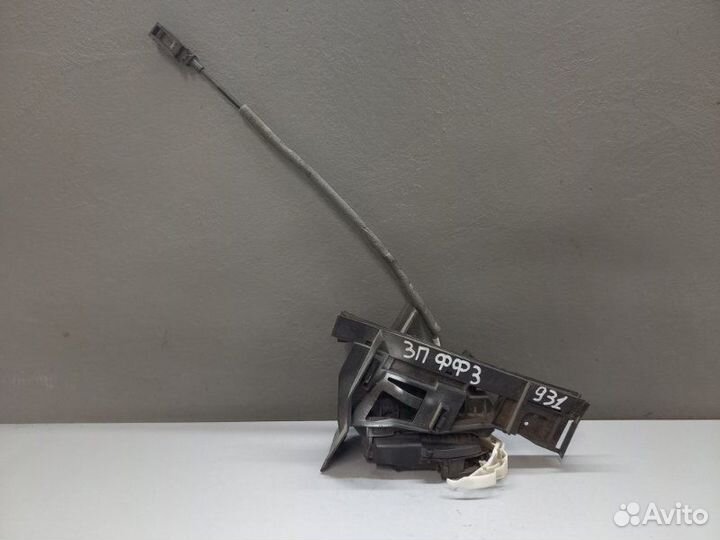 Замок двери задний правый Ford Focus 3 хэтчбек