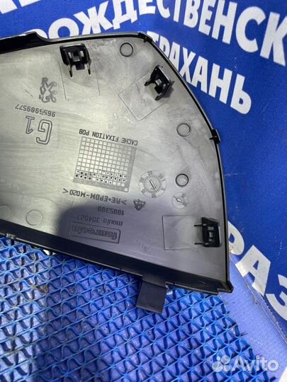 Боковая накладка торпеды Peugeot 308 хэтчбек EP6C