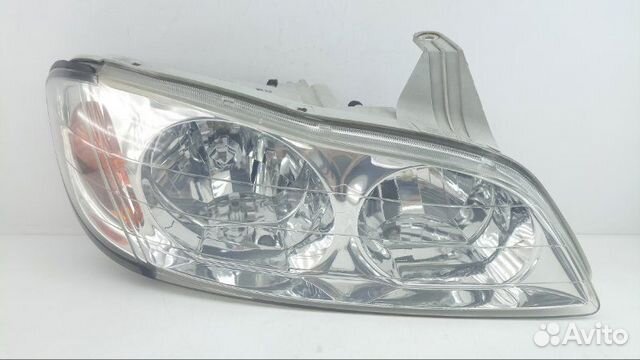 Фара правая Nissan Maxima A33 2000