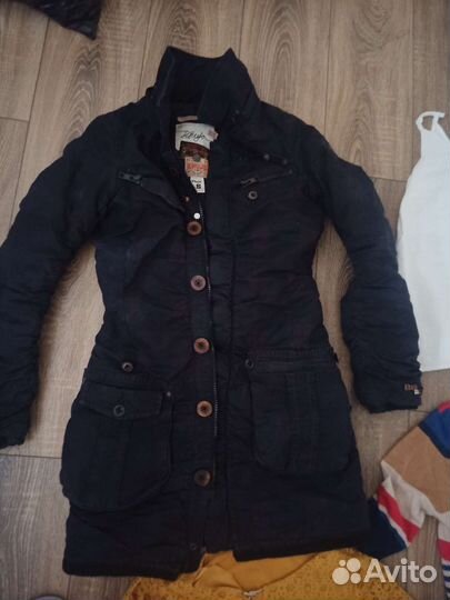 Два больших пакета вещей 44 в одни руки отдам