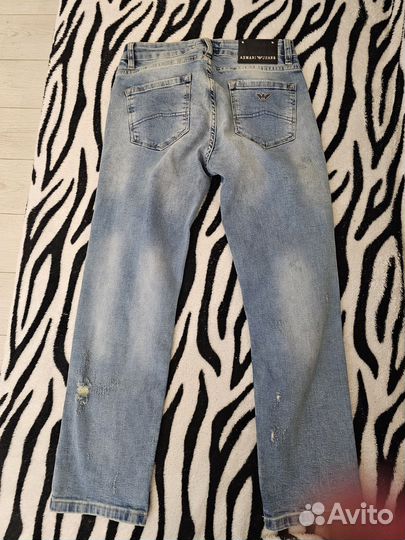Джинсы Armani