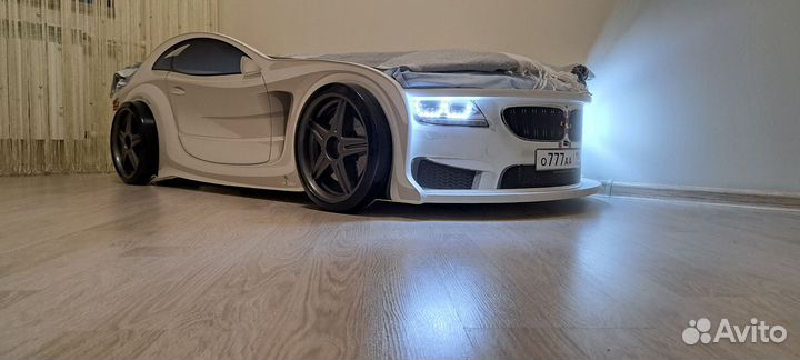 Детская кровать машина с подсветкой