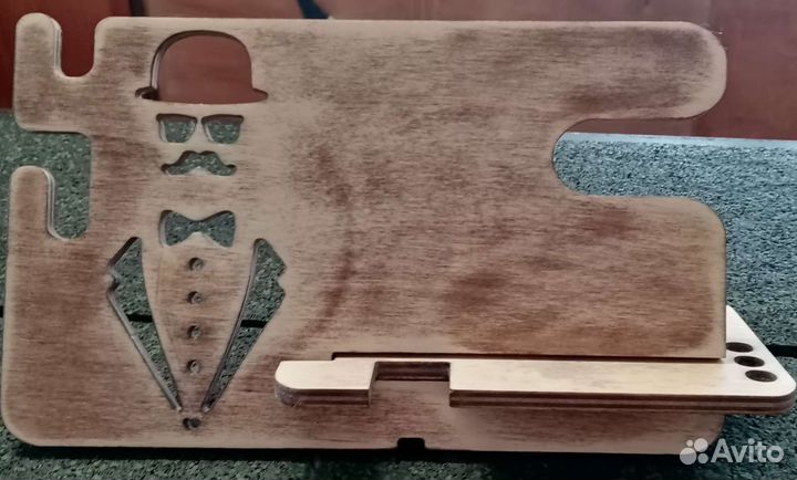 Подставка для телефона из дерева