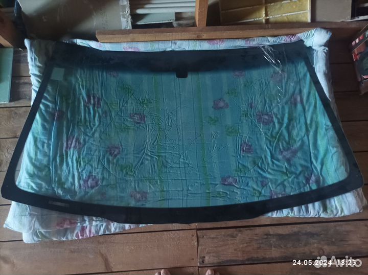 Лобовое стекло Рав 4. 2 поколение