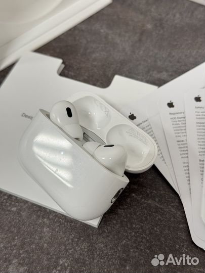 Apple AirPods Pro 2 поколения lightning