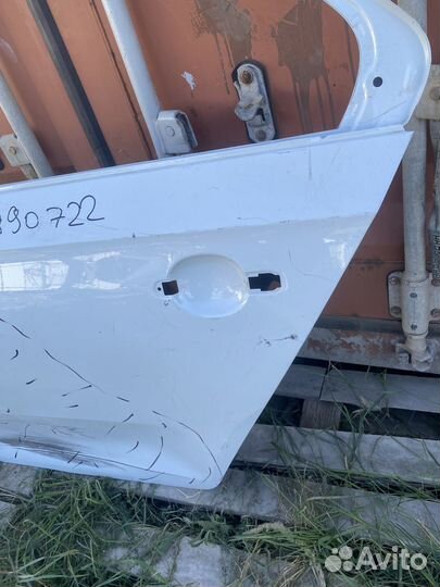 Задняя левая дверь шкода рапид