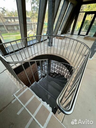 Лестница металлическая