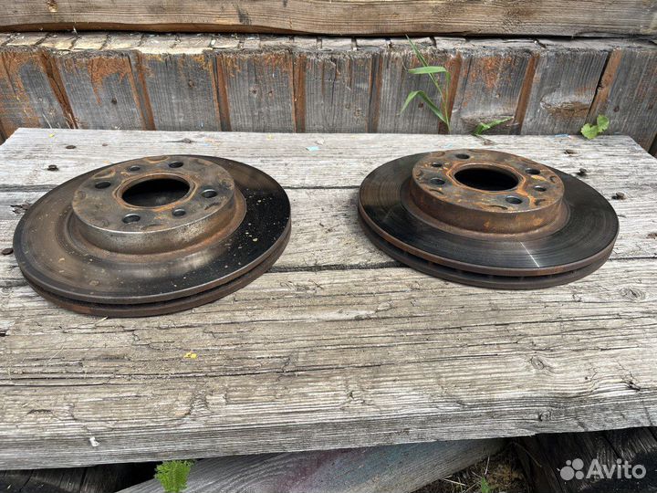 Тормозные диски передние вентилируемые R 13