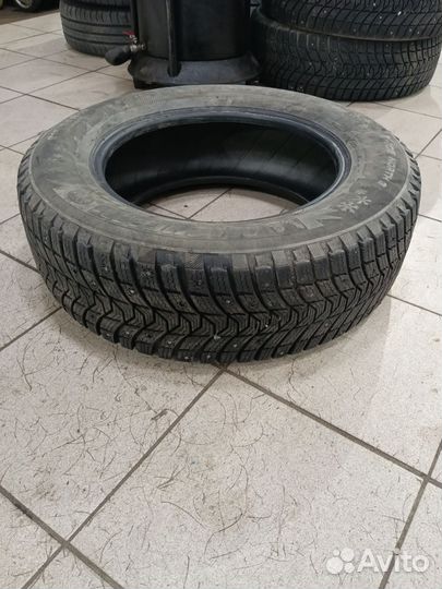 Michelin X-Ice North 3 215/65 R16 102T