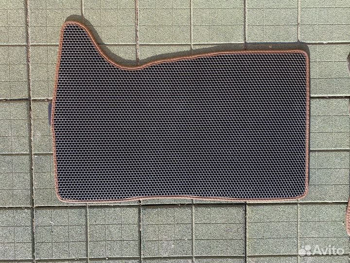 Коврики авто Duster I до 2021 г., коричневая кайма